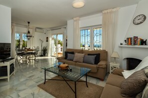 Living area - Los olivos villa with heated pool (Nerja)