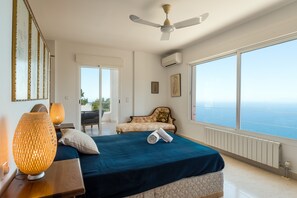 4 Schlafzimmer, Schreibtisch, Bügeleisen/Bügelbrett, WLAN