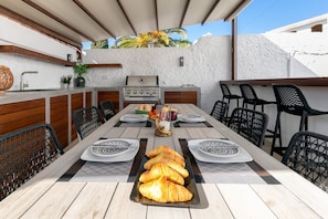 Outdoor dining - villa caroline in capistrano village (Nerja)