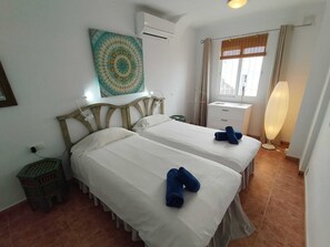 3 soverom, strykejern/-brett, internettilgang og sengetøy