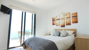 4 chambres, fer et planche à repasser, accès Internet, draps fournis