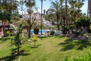 Property grounds - Oasis 16 - Two Bedroom Apartment, Sleeps 6 (Nerja)