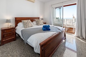 5 Schlafzimmer, Bügeleisen/Bügelbrett, Internetzugang, Bettwäsche