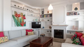 TV - Villa Amapola* with privet heated pool (Nerja)