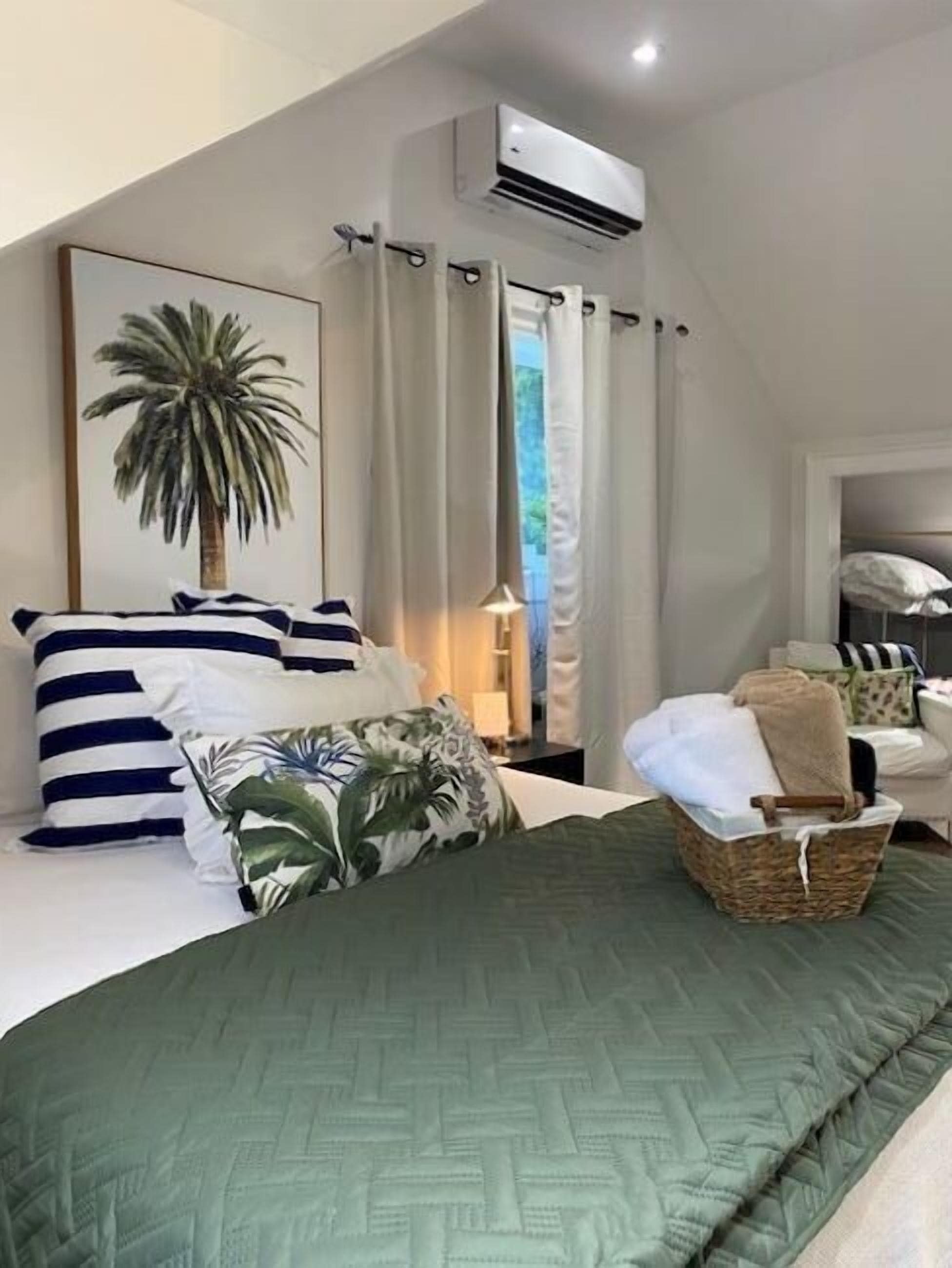 Suíte superluxo | Cortinas blackout, Wi-Fi de cortesia, roupa de cama