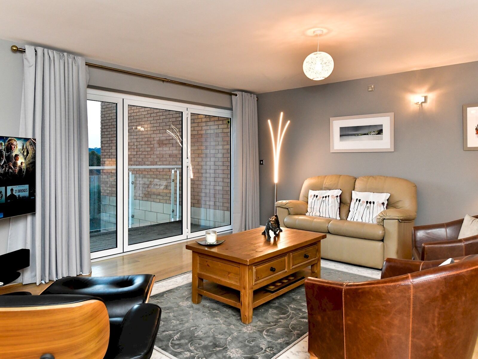 Pass the Keys | Classy 2 bed apartment in the bay with river views