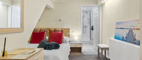 3 Schlafzimmer, Bügeleisen/Bügelbrett, Reisekinderbett, kostenloses WLAN