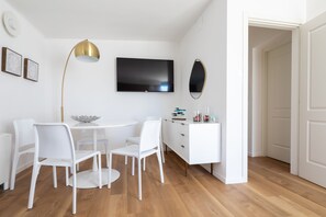 Deluxe Rooftop Apartment | 起居区