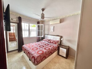 2 bedrooms, iron/ironing board, free WiFi, bed sheets
