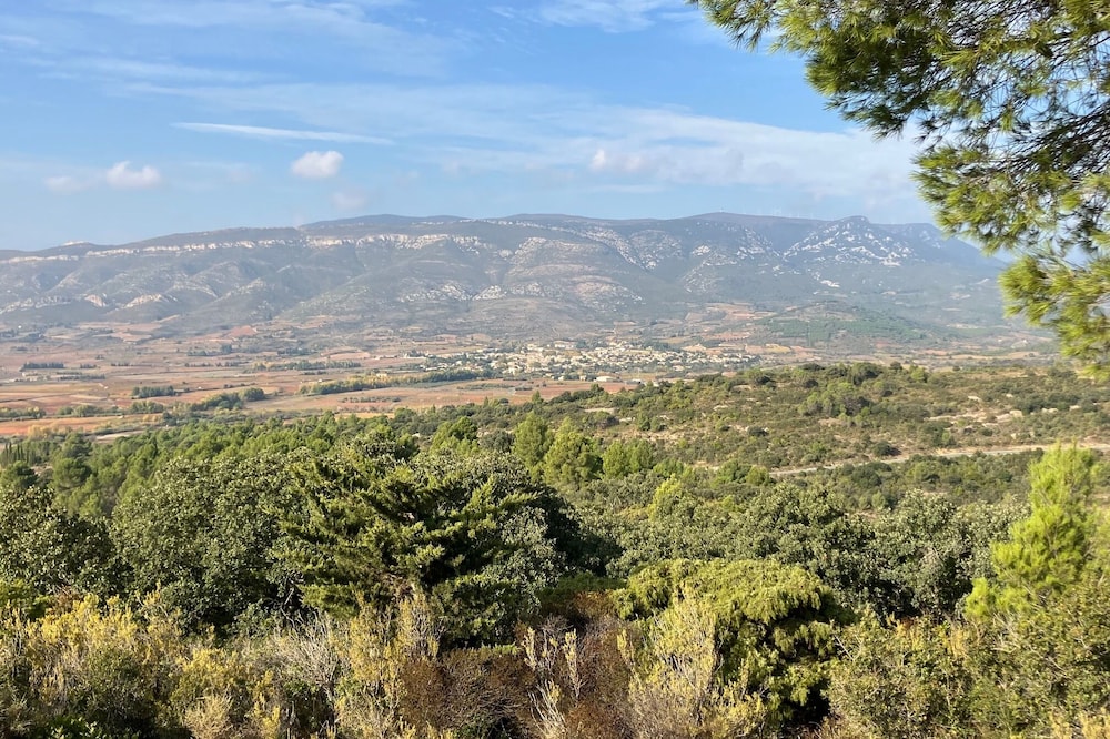 Guest room: The houses of Gaïa