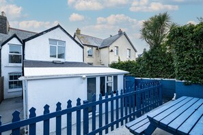 Cottage | Property grounds