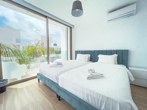 5 chambres, coffres-forts dans les chambres, fer et planche à repasser