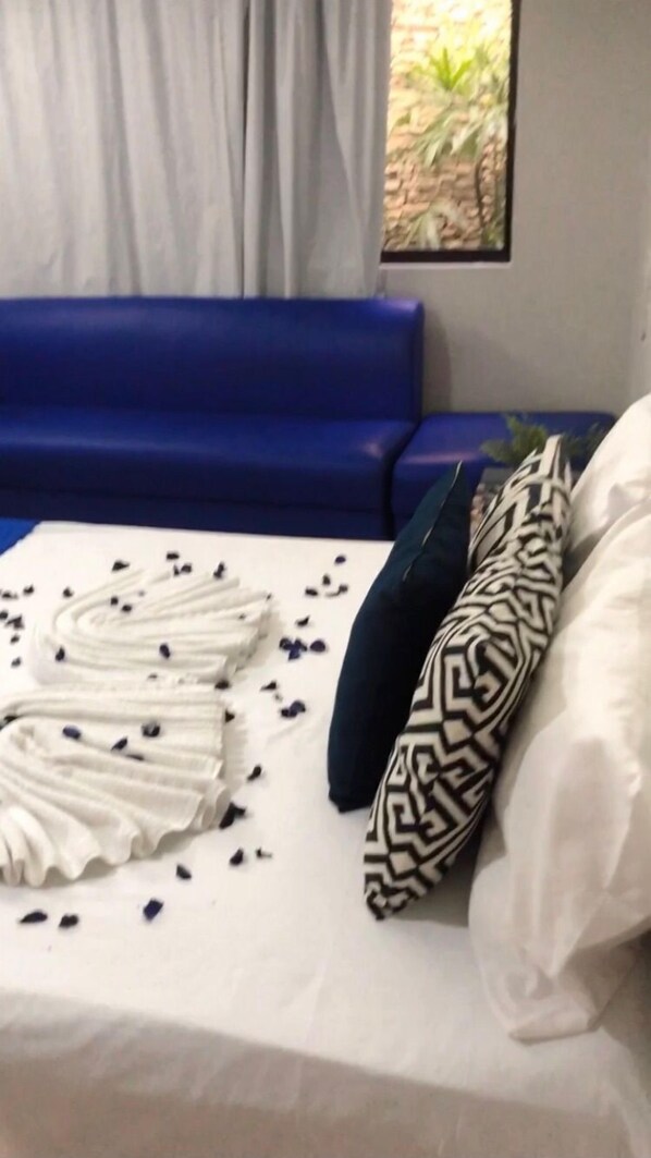 Comfort Room, 1 Double Bed, Private Bathroom | Hypo-allergenic bedding, individually decorated, free WiFi - POUSADA MARÉ ALTA (Maceió)