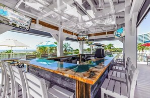 Outdoor dining - PROFESSIONALY DECORATED, 3 BED 3 BATH UNIT!!! ASK ABOUT DISCOUNTS! (Orange Beach)