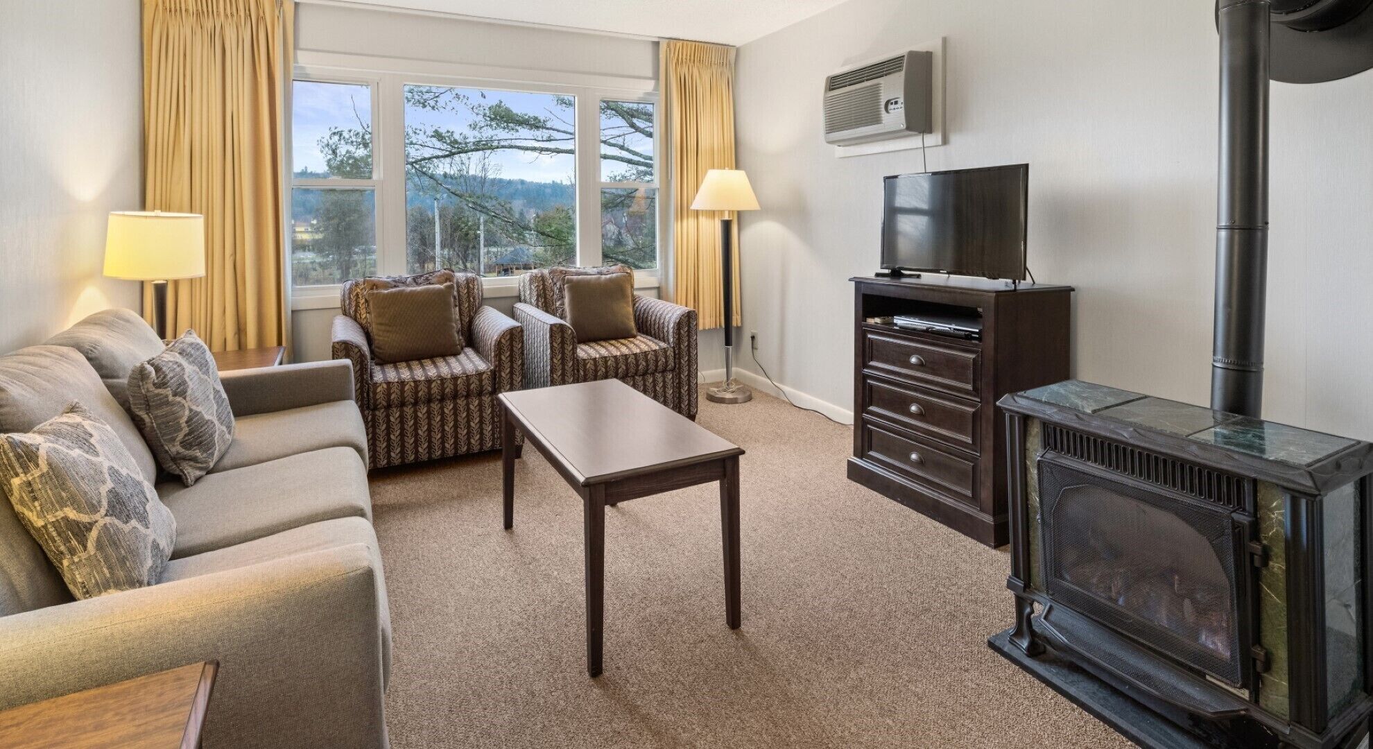 Stowe is Calling.    One Bedroom Condo.