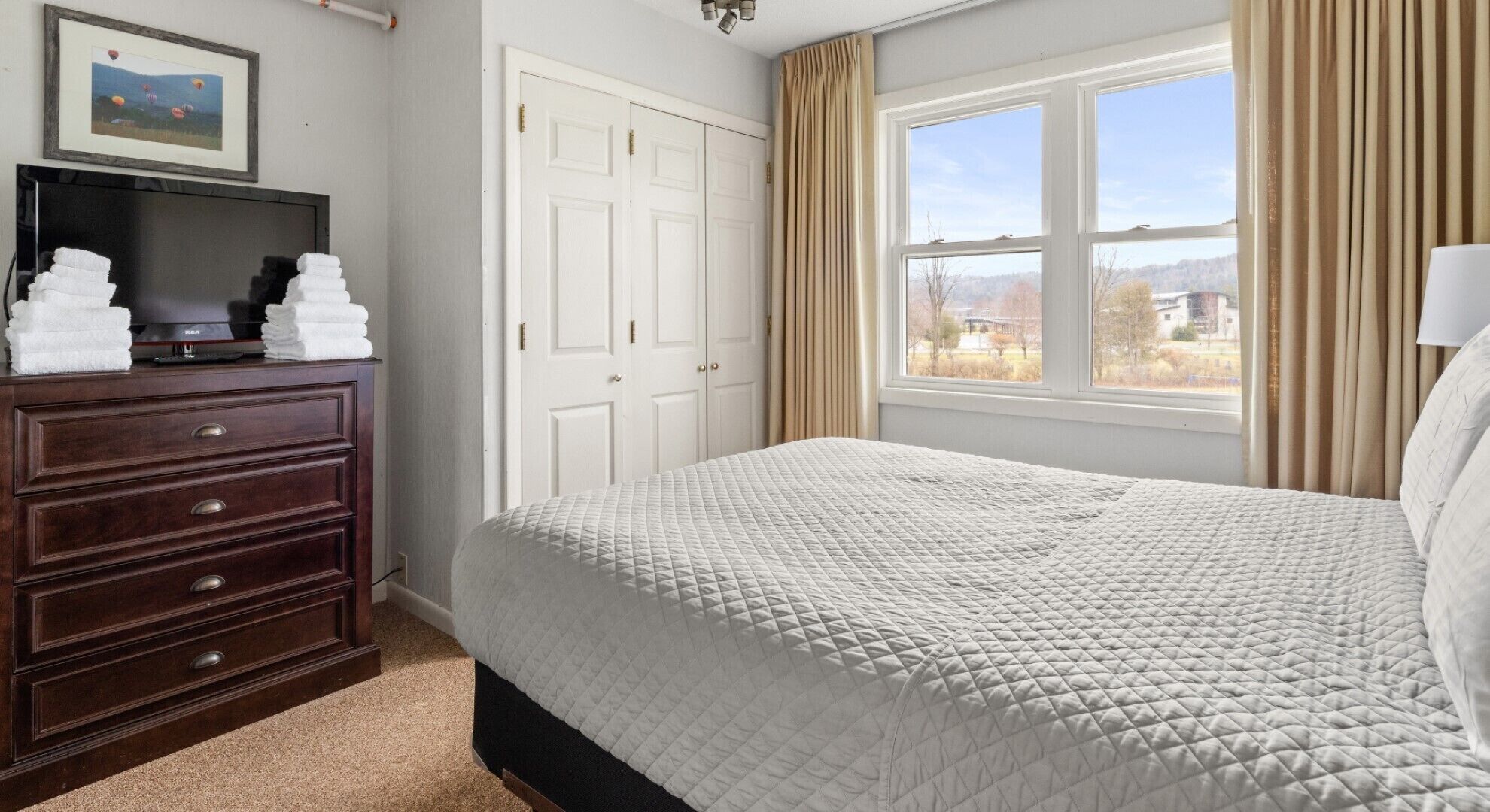 Stowe is Calling.    One Bedroom Condo.