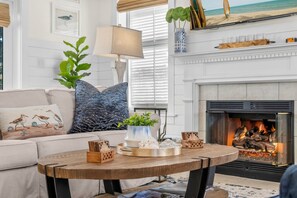 Televisión y chimenea 