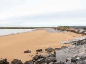 Beach nearby - 20 Lighthouse Village (Fenit)