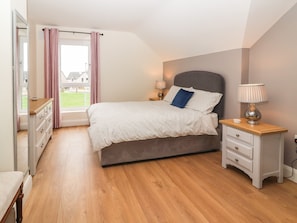 3 bedrooms, individually decorated, individually furnished, free WiFi