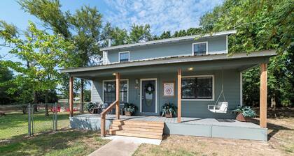 Running B Farm "Pond - Pickle - Relax - Repeat!" On 6 Private Acres!