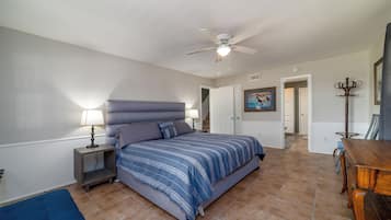 4 bedrooms, desk, iron/ironing board, free WiFi