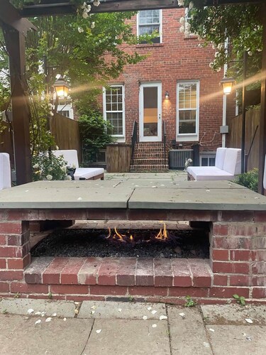 Idyllic Georgetown | Garden + Firepit | Sleeps 7