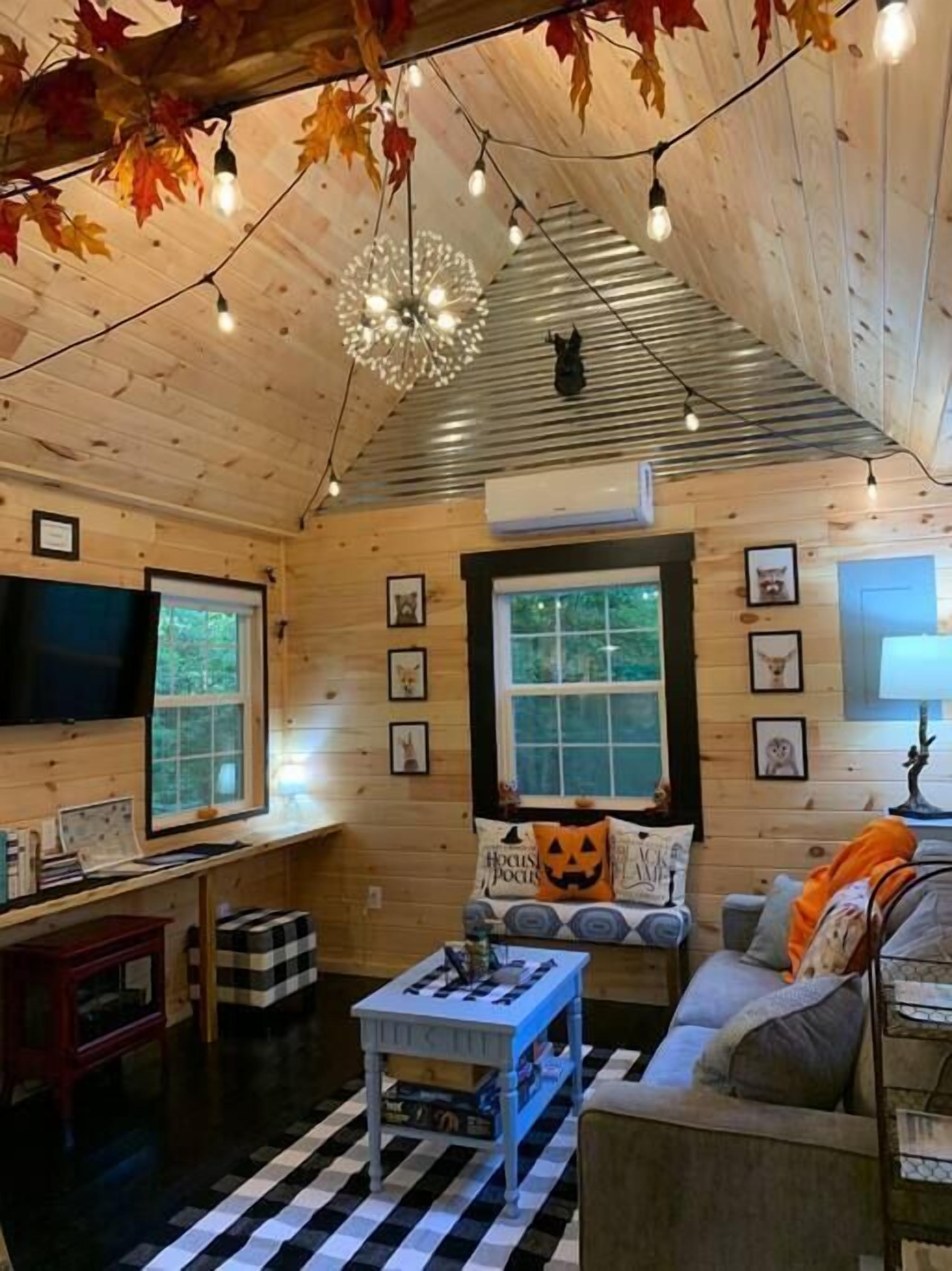 Televisión y chimenea 