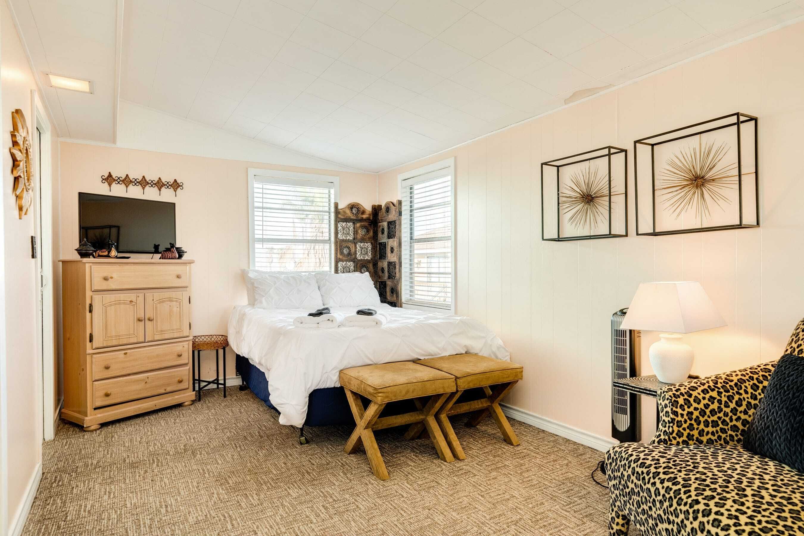 5 min to Beach, Amazing Sunsets-Casa Palmera!