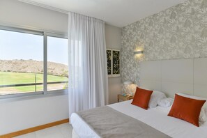 2 chambres, fer et planche à repasser, Wi-Fi gratuit, draps fournis