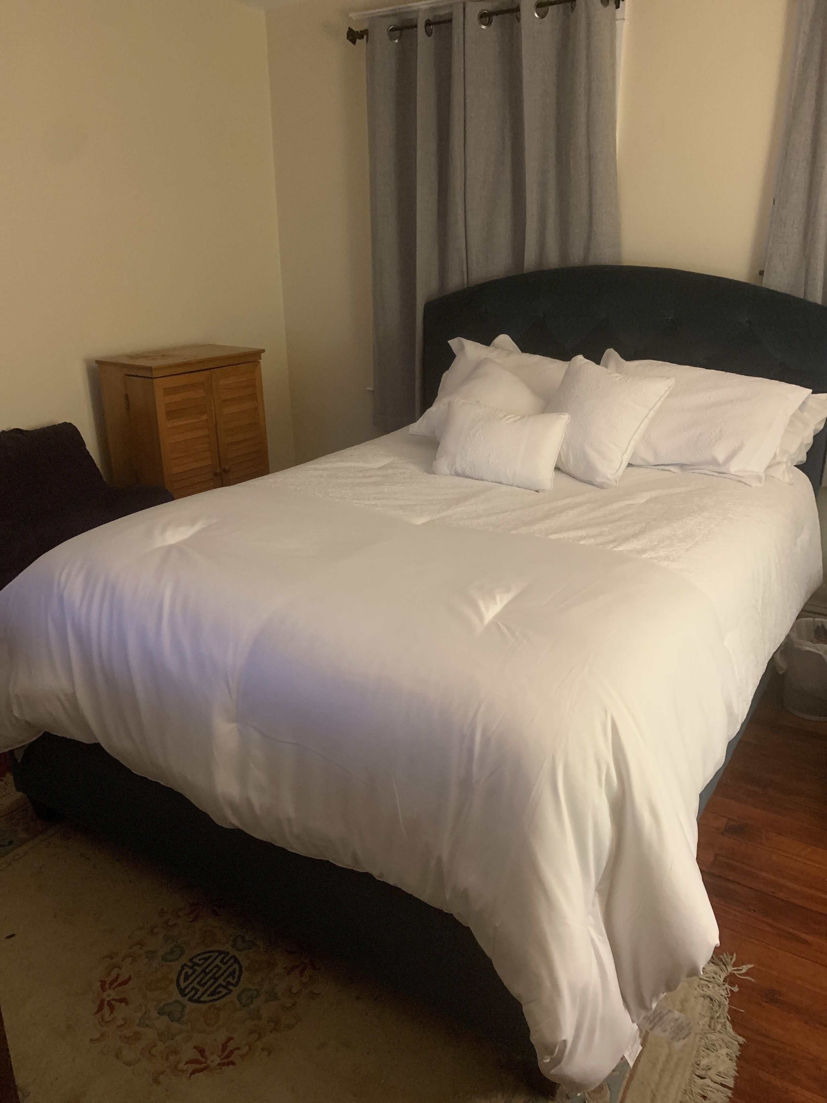 A cozy two bedroom home within walking distance to many popular areas in York.