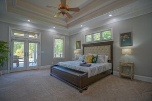 6 Schlafzimmer, Schreibtisch, Bügeleisen/Bügelbrett, WLAN