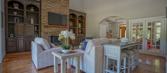 Hidden Haven on 9 acre, pond, barn and more, sleeps 20