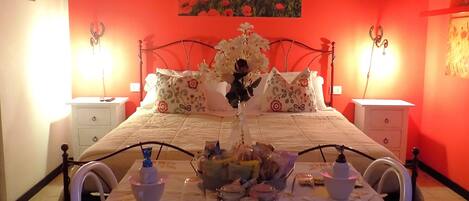 1 slaapkamer, een strijkplank/strijkijzer, gratis wifi, beddengoed