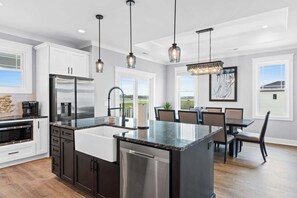 Kühlschrank, Ofen, Herdplatte, Geschirrspüler