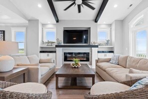 TV, fireplace