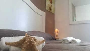 2 chambres, fer et planche Ă repasser, Wi-Fi gratuit, draps fournis