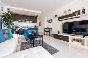 TV - APARTMENT IN VIÑA DEL MAR - PLAYA DE LAS AMERICAS (Costa Adeje)
