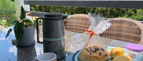 Petit déjeuner servi tous les jours en supplément