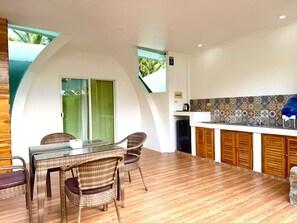 Luxury Villa | Desk, free WiFi, bed sheets - Royal Suites Port Barton (San Vicente)