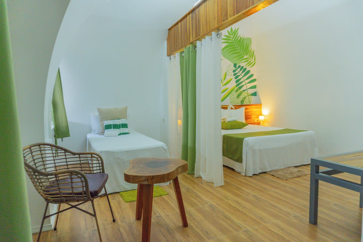 1 bedroom, desk, free WiFi, bed sheets