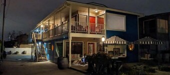 BAY/OCEAN VIEWS-WALK TO ALL!! Midship Quarters - 500 sq ft-Queen bed, full bath!