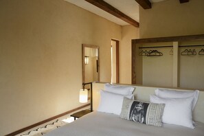 7 bedrooms, in-room safe, iron/ironing board, free WiFi