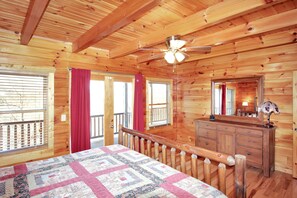 4 室のベッドルーム、アイロン / アイロン台、WiFi、ベッドシーツ