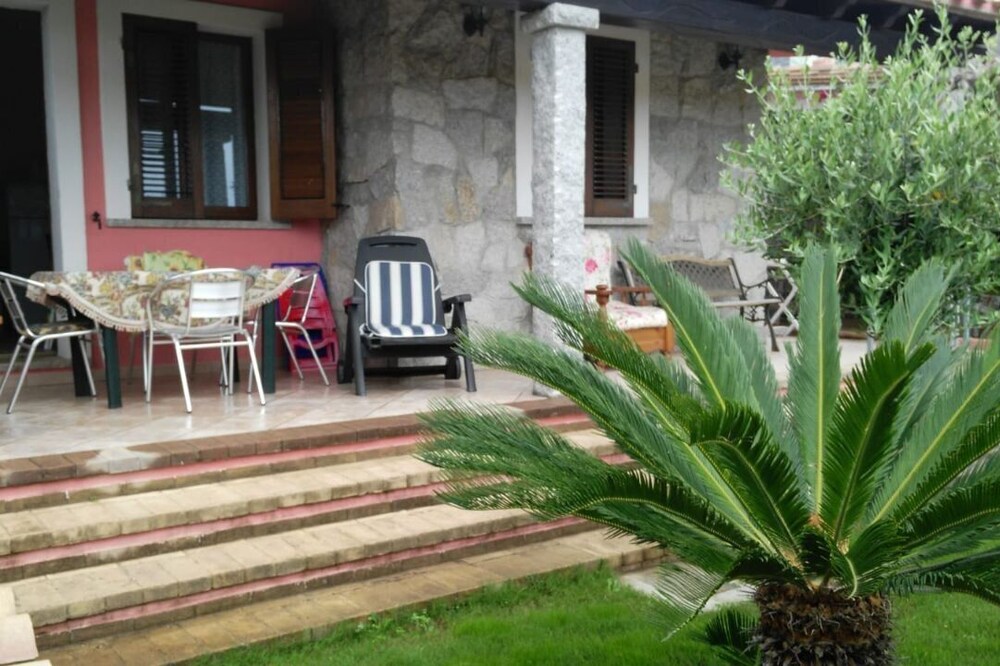 pink house villasimius