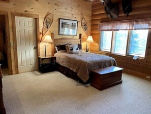 3 bedrooms, desk, iron/ironing board, travel crib