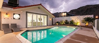 Stunnig Lake View, Heated Pool, Single Story!