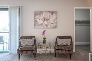 Interior - Gated- LV Country Club Sleeps 8 (Las Vegas)