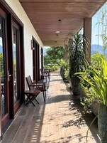 华丽双人房或双床房 | 露台