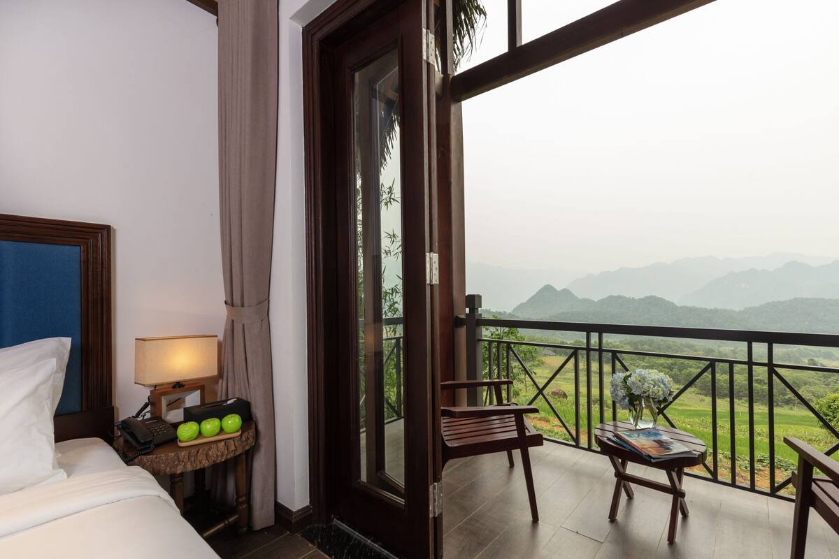 Bộ đồ giường cao cấp, minibar, truy cập Internet không dây miễn phí 