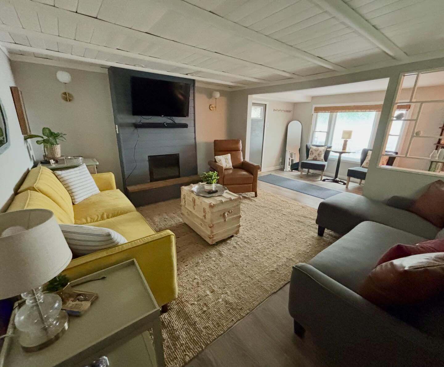 Smart TV, fireplace, video games, DVD player